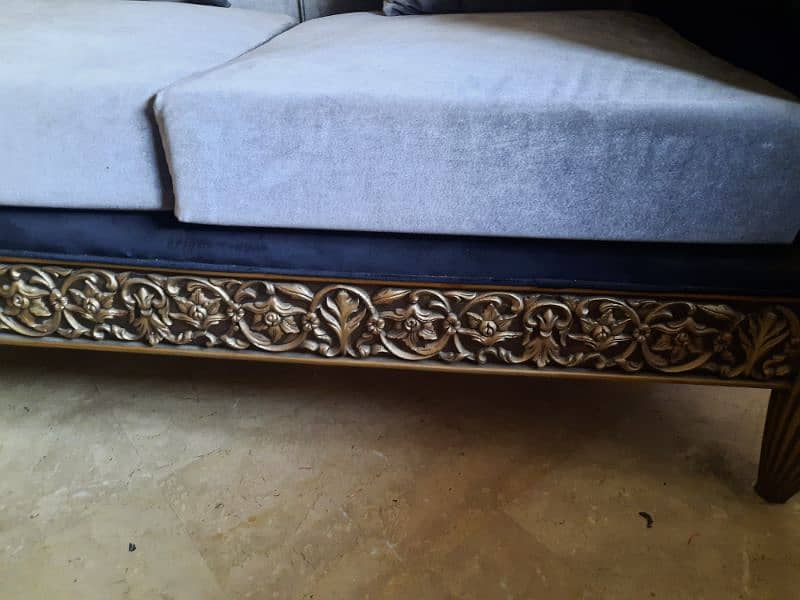 Brand new Sofa Set with Center and Corner Tables 2