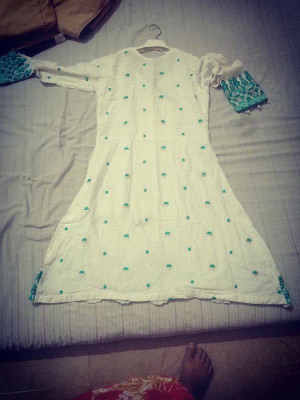 white & cgreen clour kurti 3