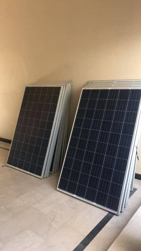 BLD SOLAR 260 WATTS 14 PLATES CONDITION NEW 10/10 2
