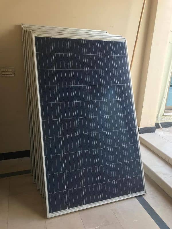 BLD SOLAR 260 WATTS 14 PLATES CONDITION NEW 10/10 4