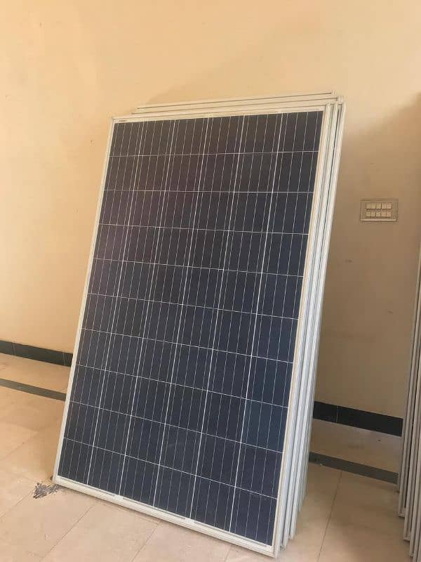 BLD SOLAR 260 WATTS 14 PLATES CONDITION NEW 10/10 8