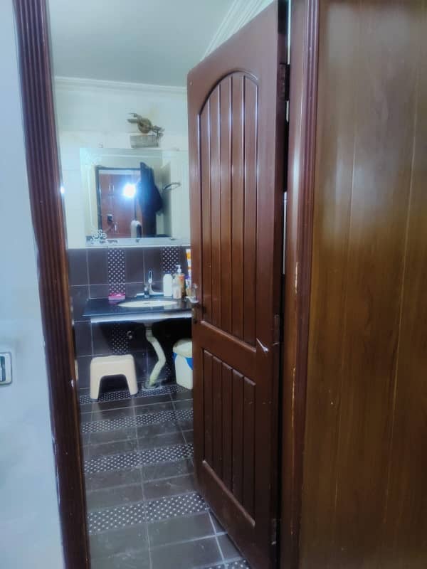 10 Marla House For Rent In Abdalians Society Near UCP University And Shoukat Khanam 8