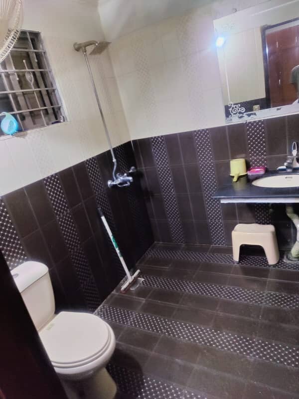10 Marla House For Rent In Abdalians Society Near UCP University And Shoukat Khanam 9