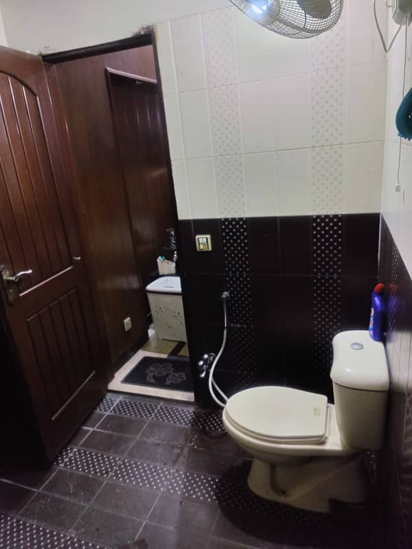 10 Marla House For Rent In Abdalians Society Near UCP University And Shoukat Khanam 14