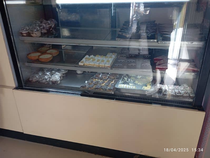 display freezer  colour black 0