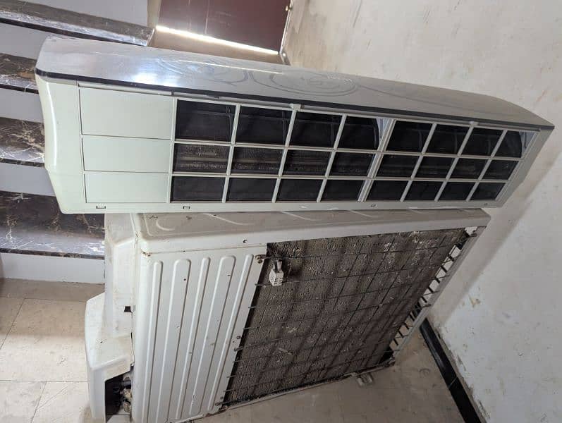 Haier 2 Ton Dc Inverter working condition ( Triple Inverter) 3