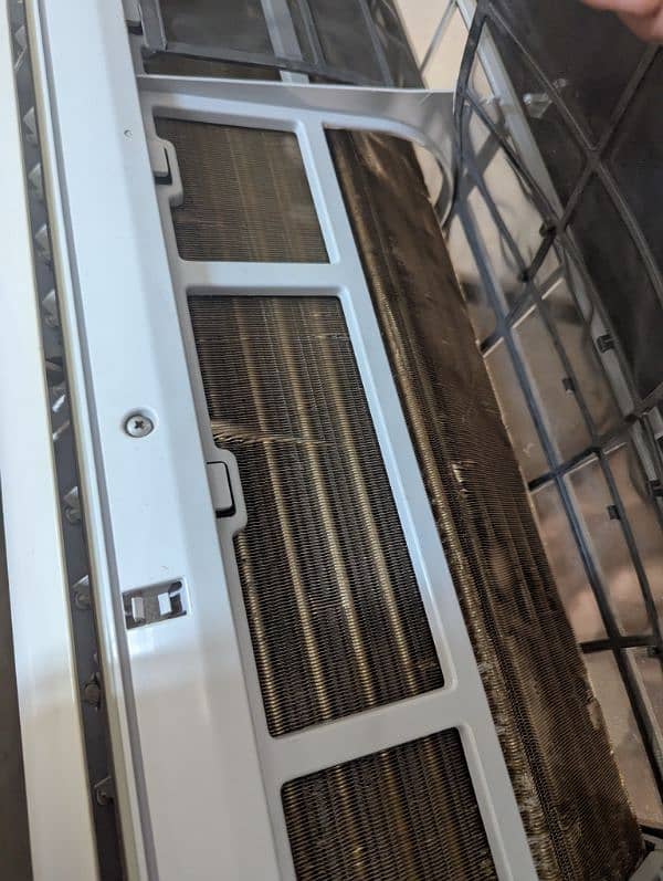 Haier 2 Ton Dc Inverter working condition ( Triple Inverter) 5