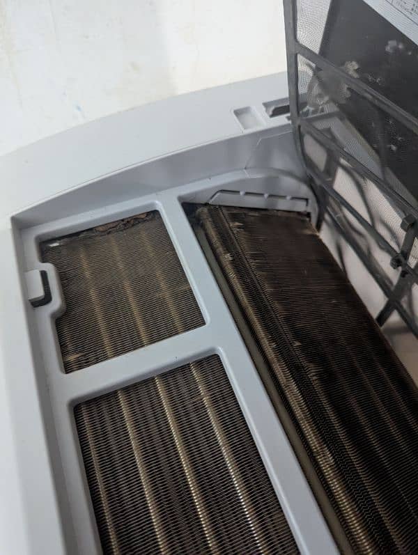 Haier 2 Ton Dc Inverter working condition ( Triple Inverter) 6