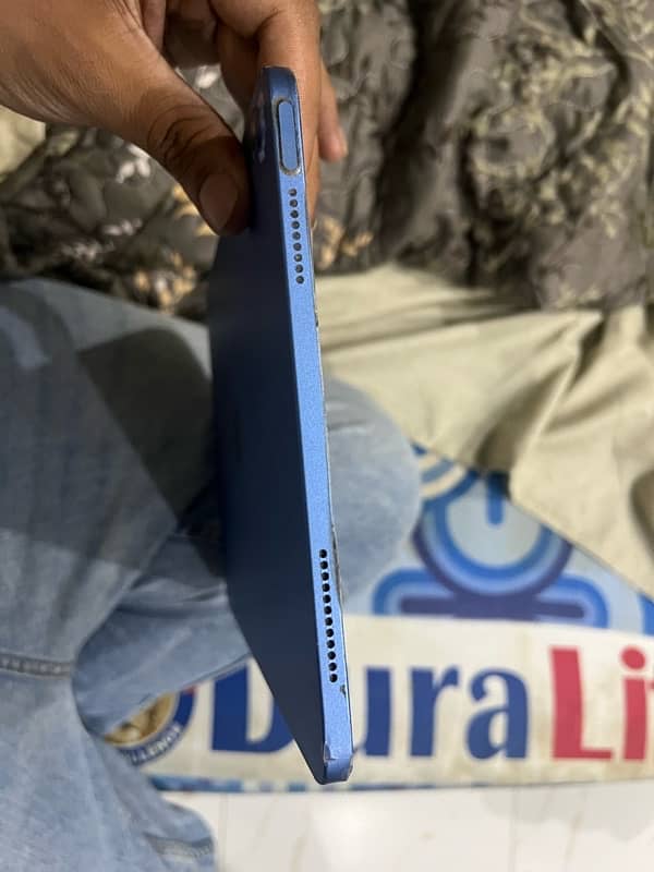 ipad 10th generation all ok with box 2
