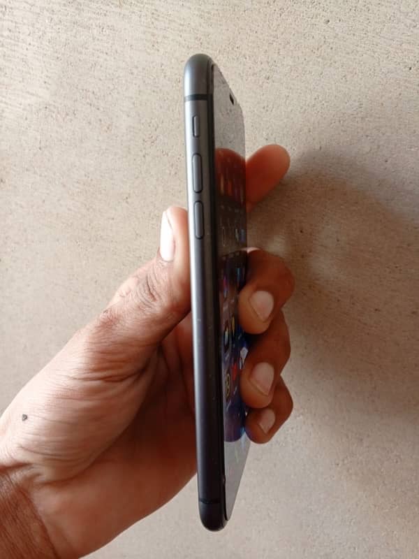 IPhone 11 LLA model (64) gb 6