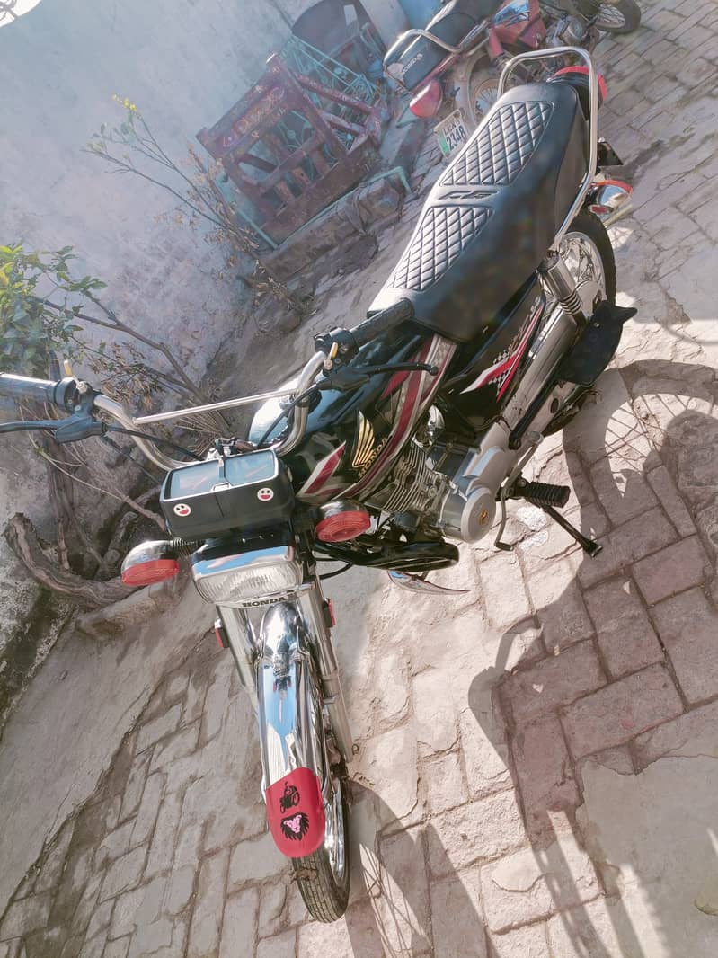 Honda CG 125 2015 4