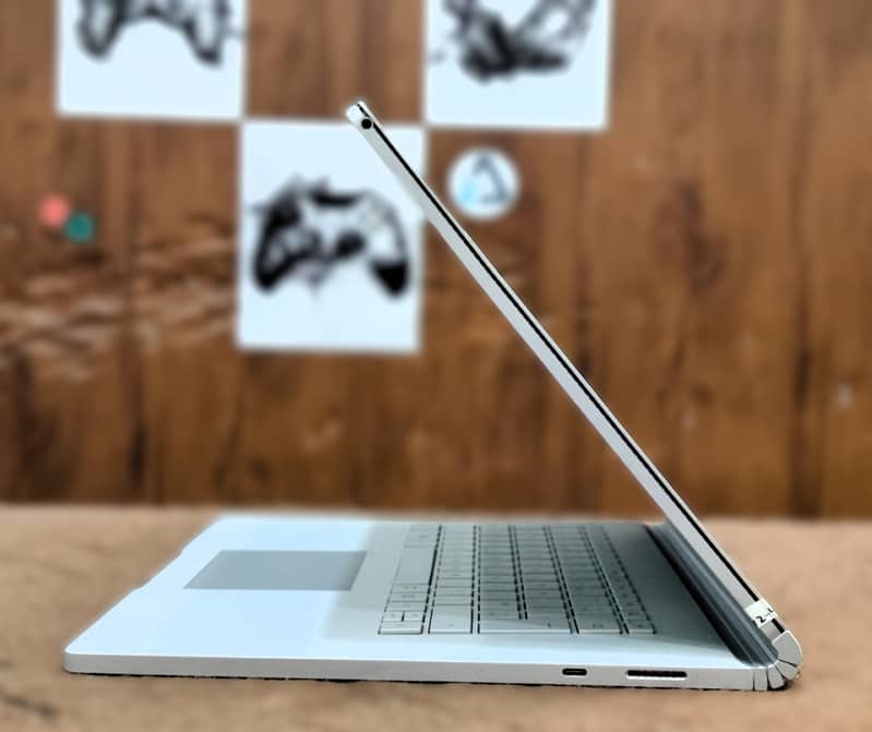 surface book 3 15" Core i7 10Th Gen 16GB Ram 256GB SSD 6GB Graphice 1