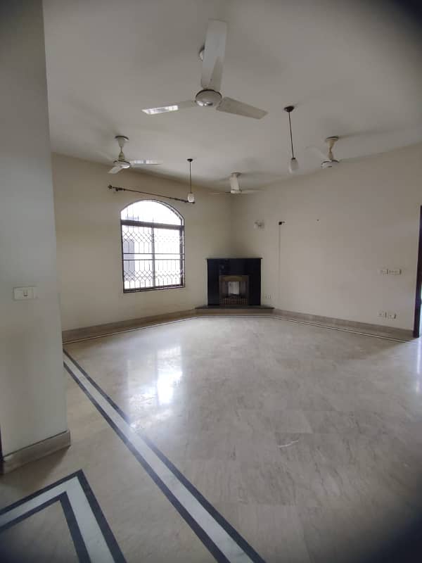 1 Kanal Upper Portion Is Available For Rent In Dha Phase 4 Near Gold Crest Mall 0