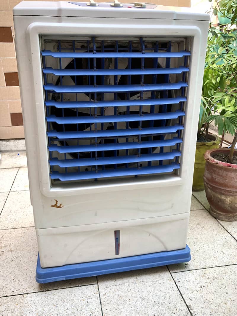 I-Zone large full size Air cooler available in excellent condition 0