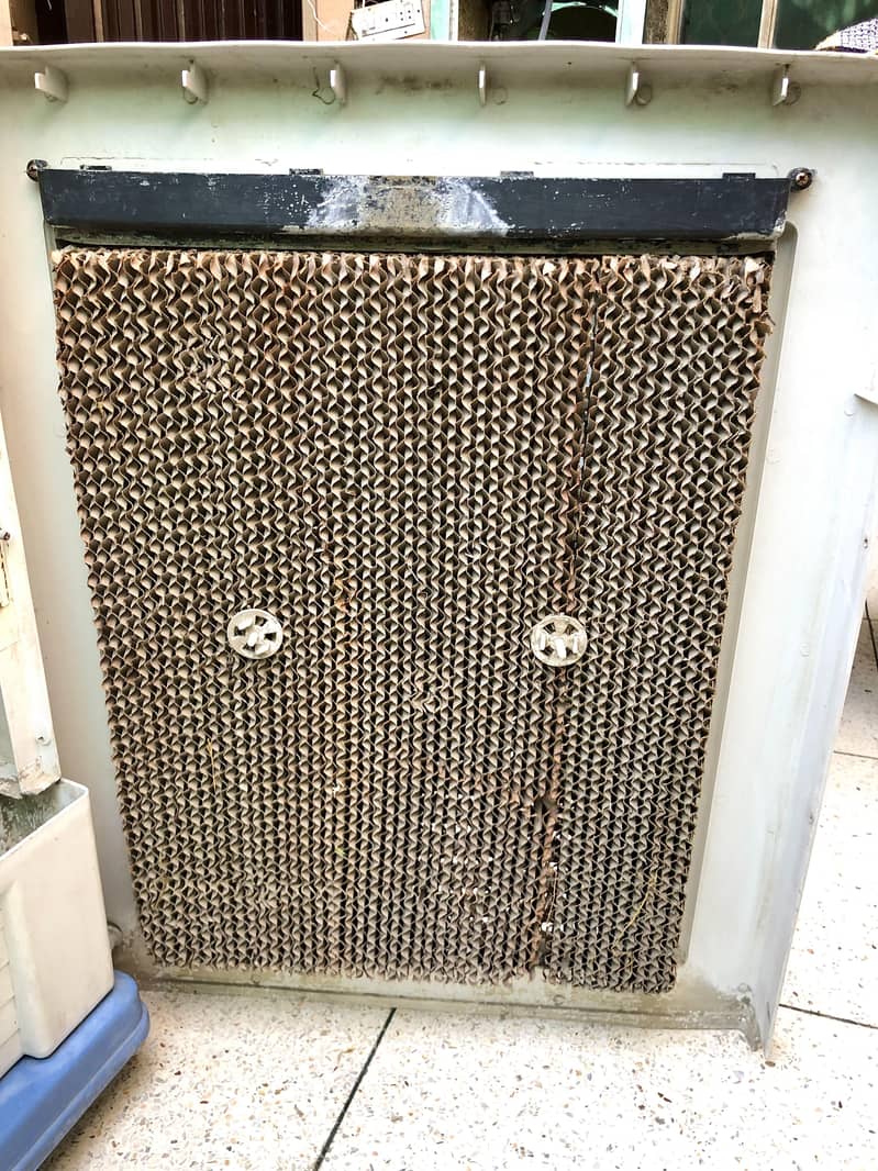 I-Zone large full size Air cooler available in excellent condition 7