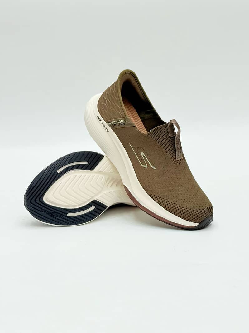 Skechers Hand Free Slip-Ins Max Cushion 3.0 1