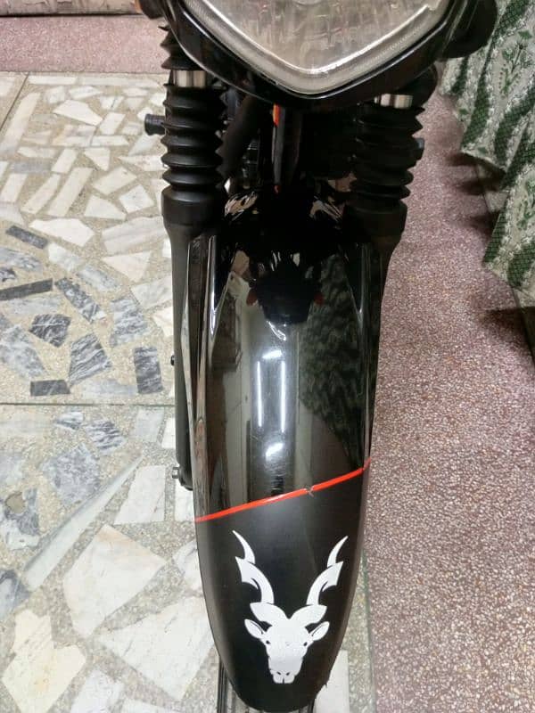 Suzuki GR 150 Model 2019 in good condition (0/3/0/0/8/1/9/1/5/9/2) 9