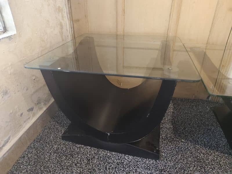 One centre Table and two side tables 0
