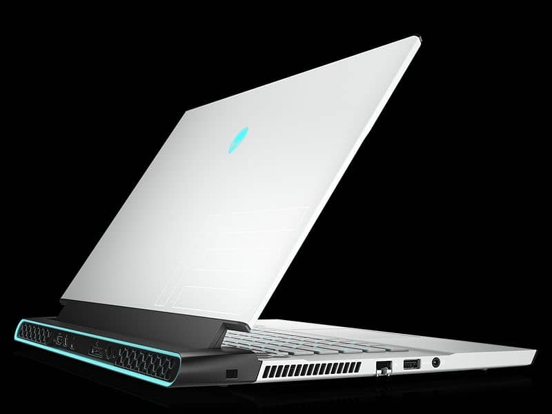 Alienware m15r2 11