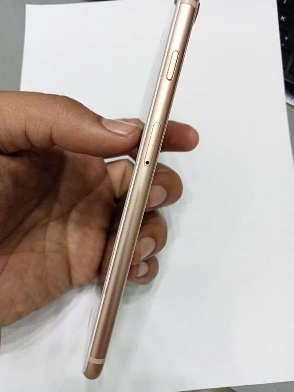 iphone 8 plus 64 gb Non PTA gold color 2
