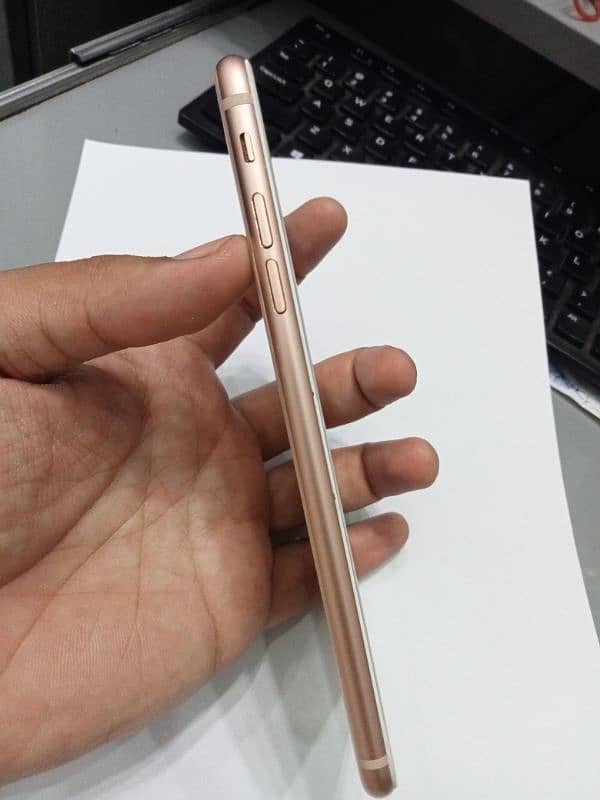 iphone 8 plus 64 gb Non PTA gold color 3