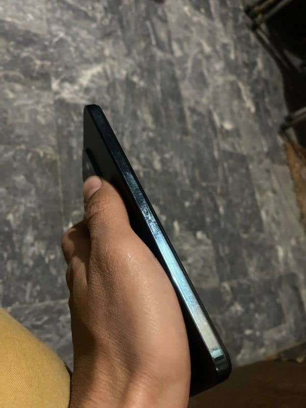 vivo y28 8+8_128 condition 10/10 luch phone full box 3