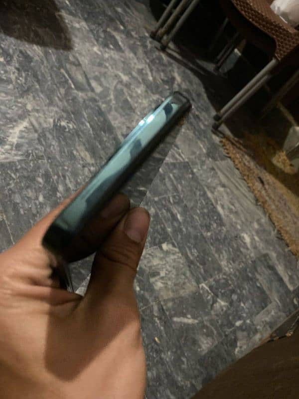 vivo y28 8+8_128 condition 10/10 luch phone full box 4