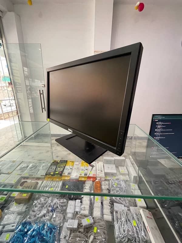 Dell 20 inches led with display port 1