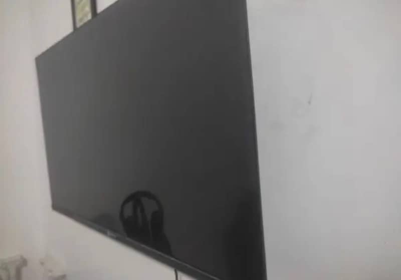 Multynet 32 inch android smart led (price is negotiable ) 1
