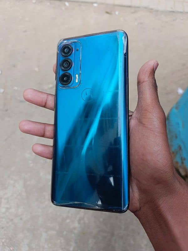 Motorola edge 2021 4