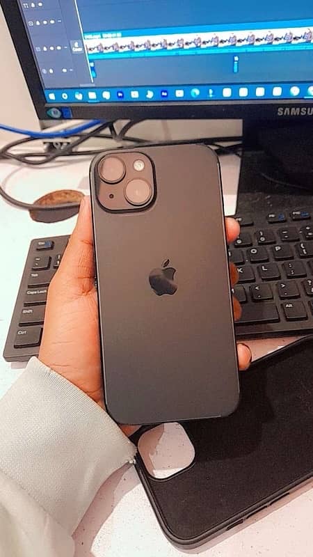 iphone 15 Sim time 4 months (jv] 3