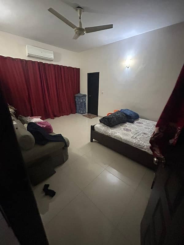 2nd Floor Portion for Sale Gulshan-e-Iqbal Block 1 | 220 Sq. Yards | 3 Bed DD | American Kitchen | Ideal Location 5