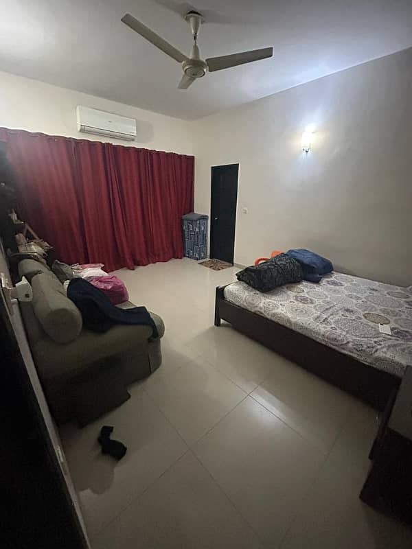 2nd Floor Portion for Sale Gulshan-e-Iqbal Block 1 | 220 Sq. Yards | 3 Bed DD | American Kitchen | Ideal Location 10
