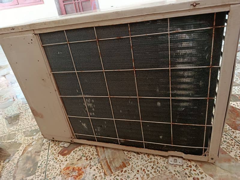 Haier 1-Ton Split AC | Clean & Perfect Working Condition 7