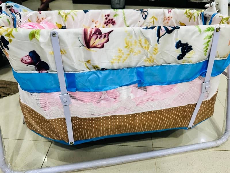 baby swing 1