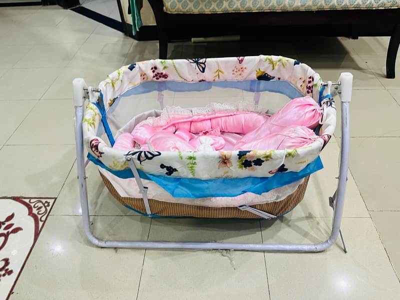 baby swing 2