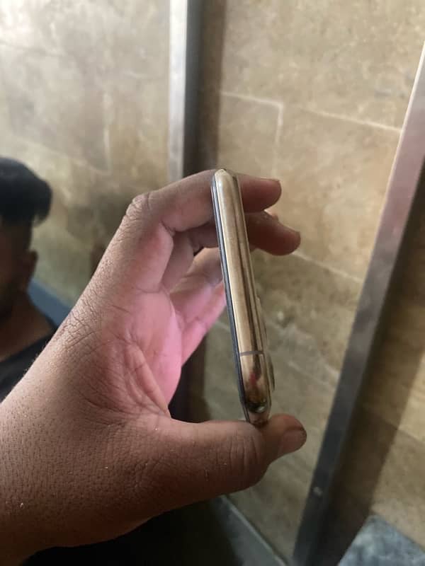 Iphone 11 pro max Display Massage 5