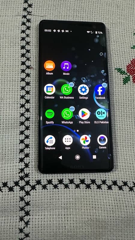 Sony XZ3 SOV-39 online PTA single sim 4/64gb neat condition. 1