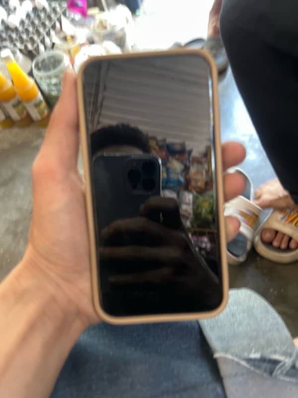 I phone 11 128 gb pta aproved 00 in condition with org box 0