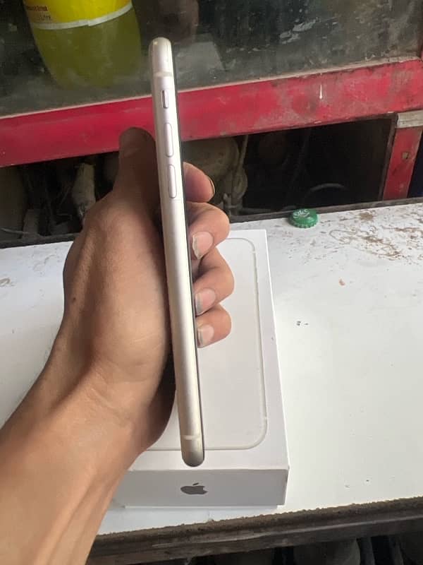 I phone 11 128 gb pta aproved 00 in condition with org box 2