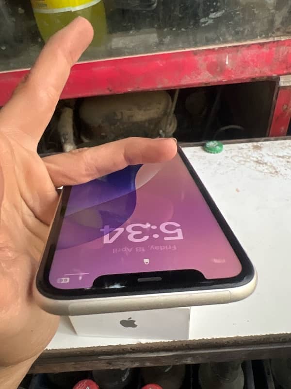 I phone 11 128 gb pta aproved 00 in condition with org box 5