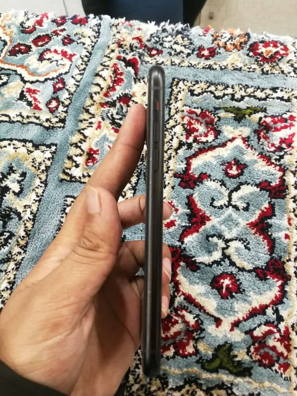 IPhone xr (03185353063) 2