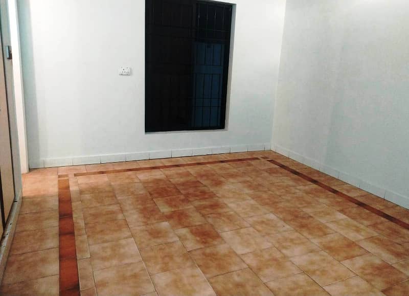 10 Marla Beautiful independent House Available For Rent in DHA Phase 1, P Block Lahore Cantt 16