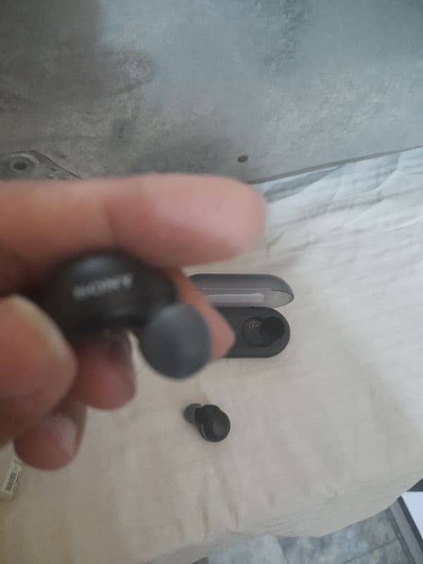 sony wf-c 500 air buds 6