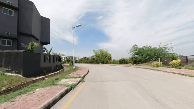 Overseas Enclave 1 Available 1 Kanal Residential Plot located at Ideal location Near to Dominion Mall and School 13