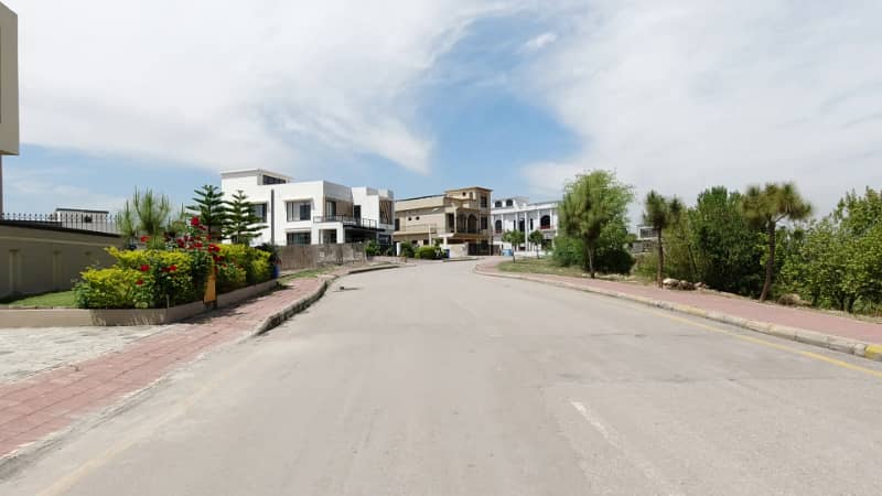 Overseas Enclave 1 Available 1 Kanal Residential Plot located at Ideal location Near to Dominion Mall and School 14