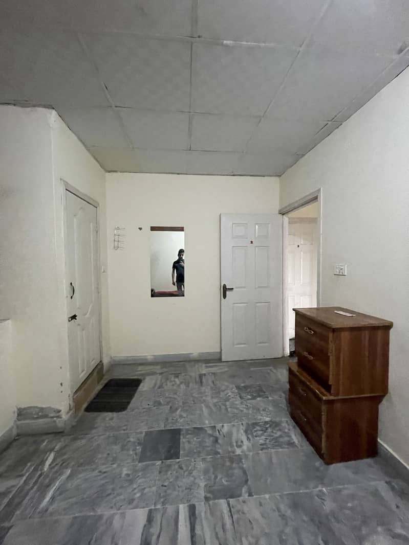studio apprment avilable for rent in E-11/2 mini markaz 1