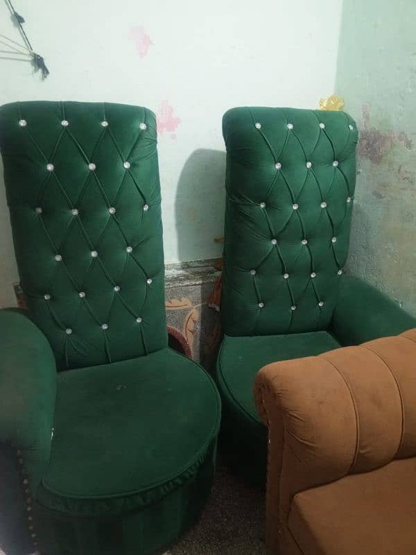 2 set with table 1 bed for sale 0
