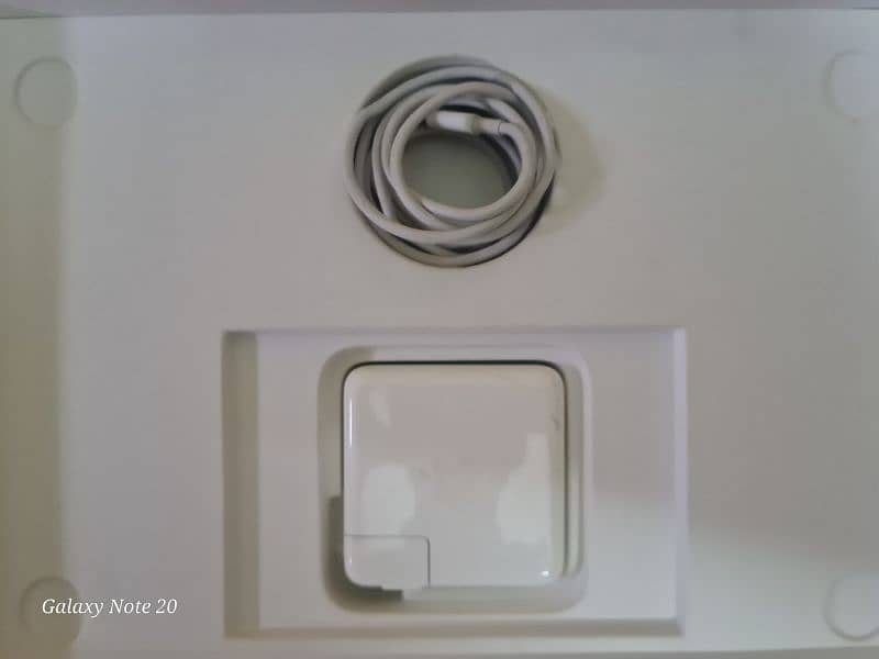 MacBook Pro 2020 | 13 inches | Intel Core i5 2 GHz Processor | 16GB 3