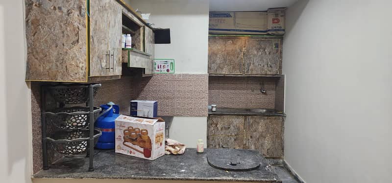 Ghouri town 4c2 Fowra Chok 2bed Falat For Rent water electrity Available 8
